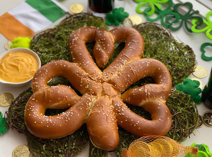 1lb Shamrock Bavarian Soft Pretzel Gift Pack